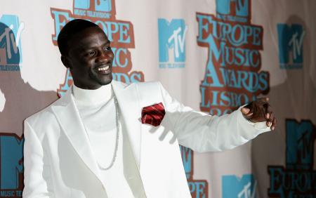 akon lonely